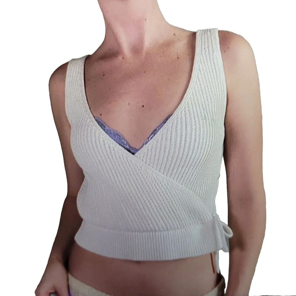 Vince Ribbed V-Neck Sleeveless Crop Faux Wrap Top Size Small